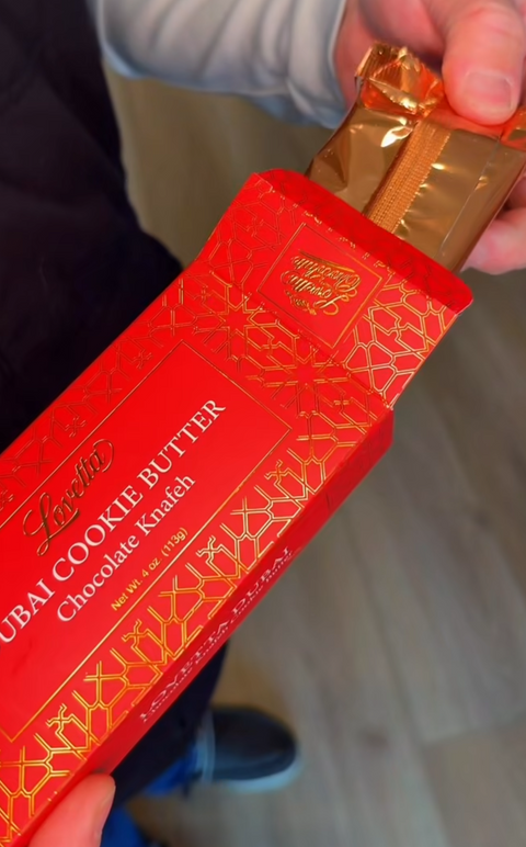 Dubai Cookie Butter Chocolate Bar